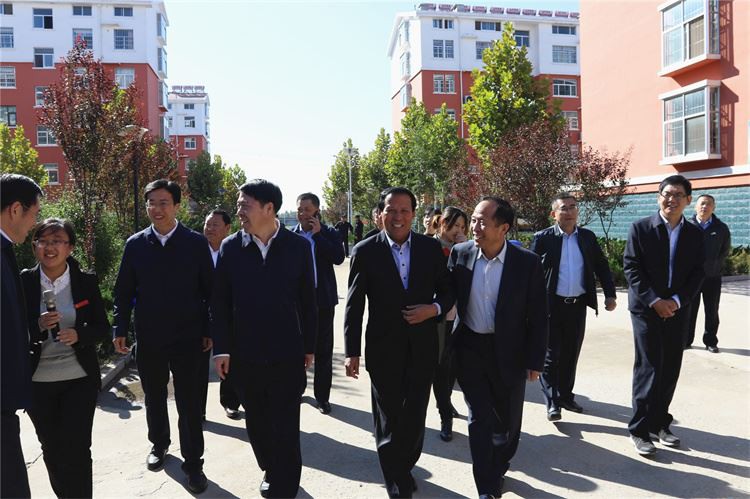 Chongyang látogatások és részvétnyilvánítás A Xingang Group 100 000 jüant ado...