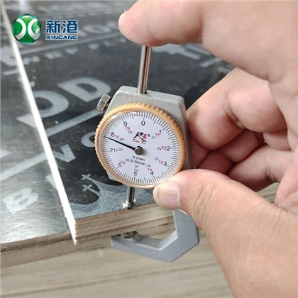 Ujjcsuklós mag/fej-fej/fólia felületű rétegelt lemez építőlemez zsaluzat rétegelt lemez zsalurendszer 1220x2440x18mm fenol WBP E1 Linyi gyár