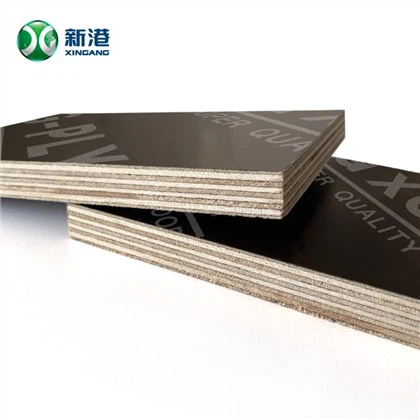 Tengeri rétegelt lemez lemez rétegelt lemez nagykereskedés Fsc tanúsítvánnyal rendelkező nyármag 18 mm-es filmbevonatú zsaluzat